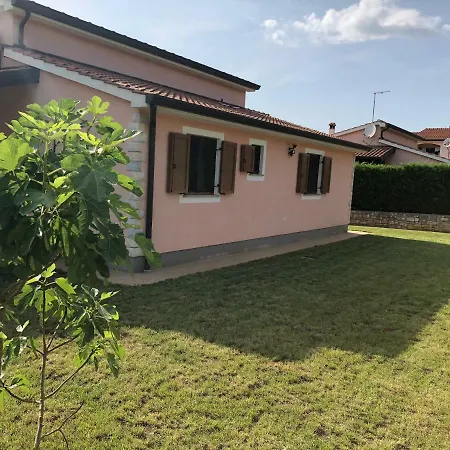 Villa Daisy Tar-Vabriga Exterior photo
