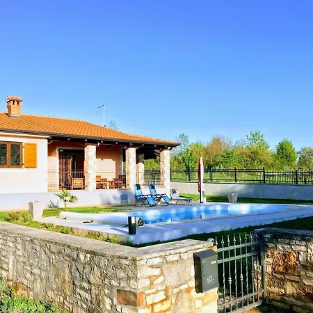 Villa Daisy Tar-Vabriga Exterior photo